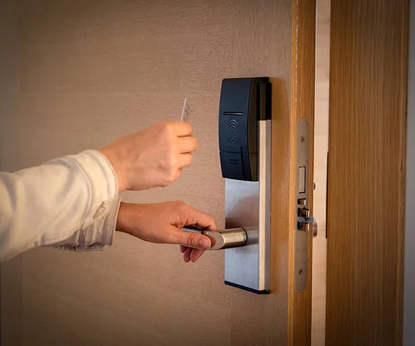Different Types of Keyless Entry Door Lock Systems